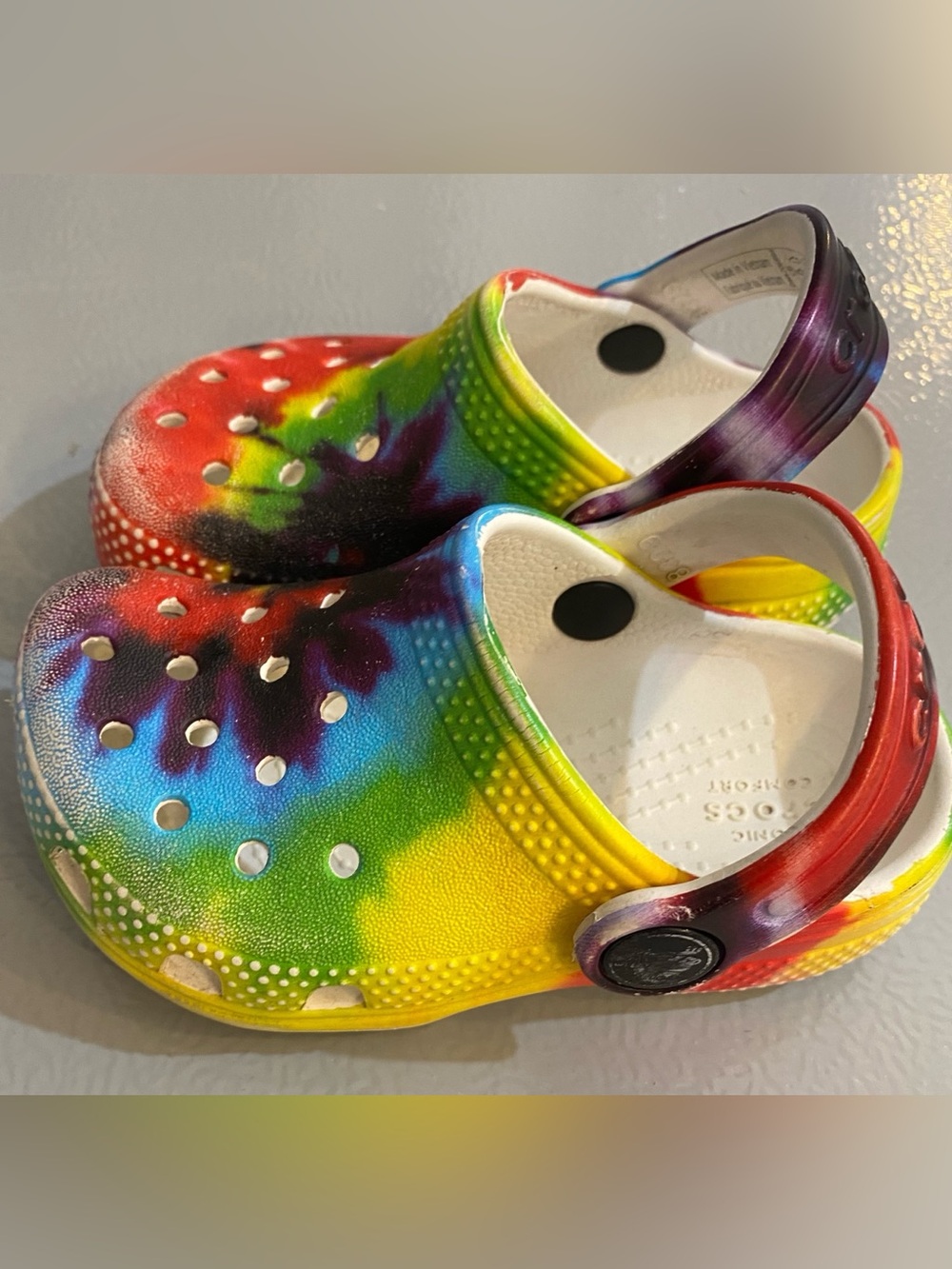 Kids Tie-Dye Crocs  
Size C6